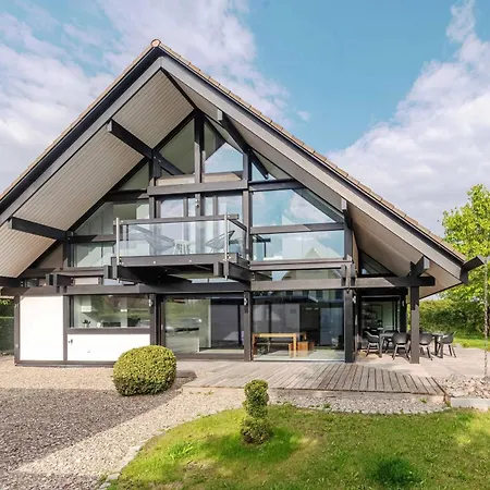 Holiday home Huf Haus - Moderne Trifft Handwerkskunst