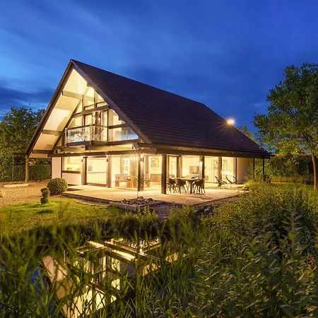 Holiday home Huf Haus - Moderne Trifft Handwerkskunst
